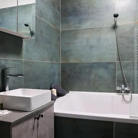 Heroes 아파트 에스테르곰